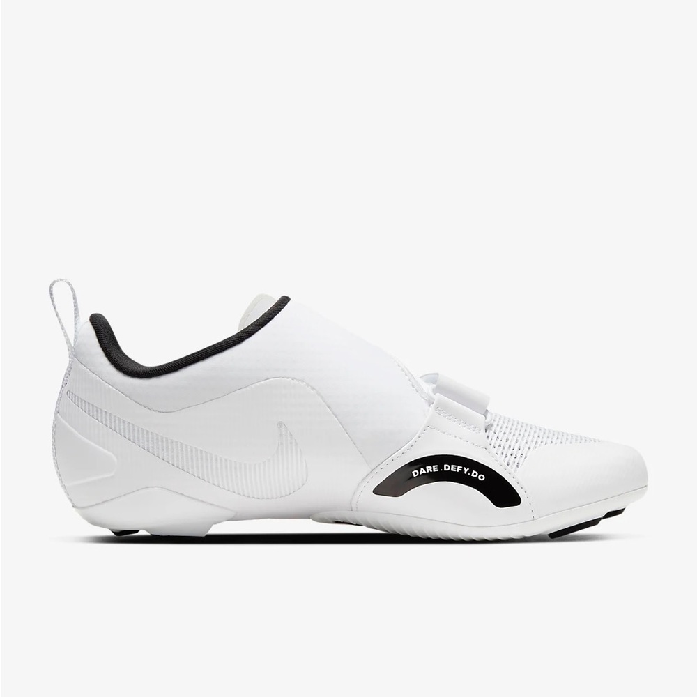 brand new without tags, they don’t fit me run small! size up!